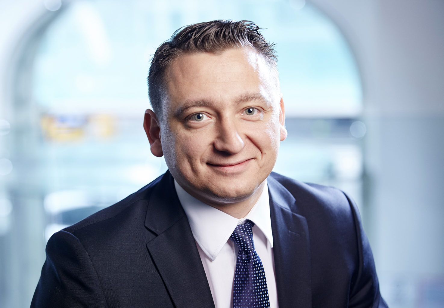 Sergiusz Kulka, dyrektor Departamentu Zarządzania Standardami i Jakością Obsługi w Raiffeisen Polbanku