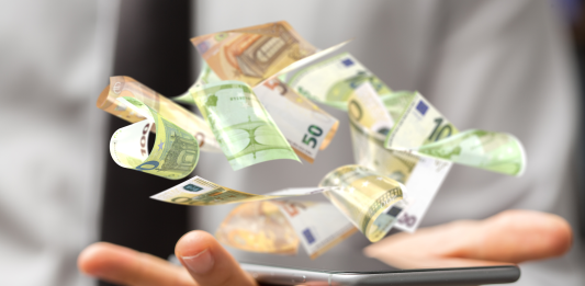 Płatności za granicą pod lupą. Które banki zapewniają najlepszą obsługę?